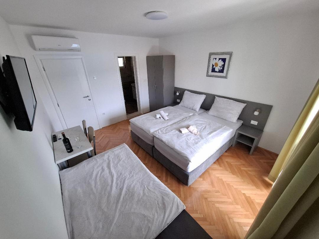 Apartments & Rooms Leon เนอุม ภายนอก รูปภาพ